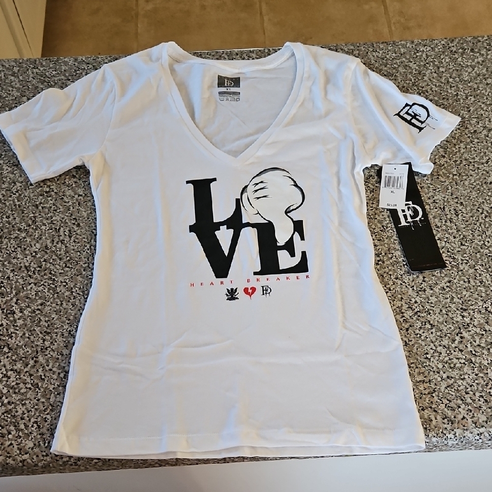 NWT Heart Breaker White Graphic Tee